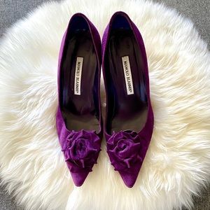 Manolo Blahnik Camelia Pump in Purple Suede